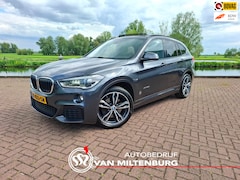BMW X1 - XDrive20i High Executive Leer Pano dak Apple carplay Android Stoelverwarming PDC v+a Camer