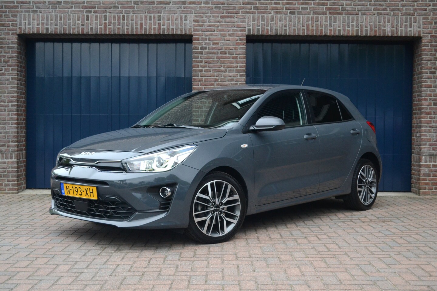 Kia Rio - 1.0 T-GDi MHEV Automaat DynamicLine | Camera | Carplay/Android Auto | Cruise | 17" velgen - AutoWereld.nl