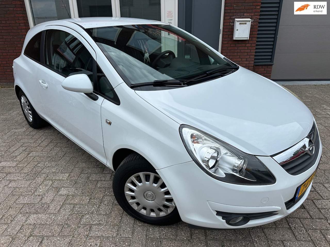 Opel Corsa - 1.2-16V '111' Edition / Airco / Cruise / NAP / Automaat - AutoWereld.nl