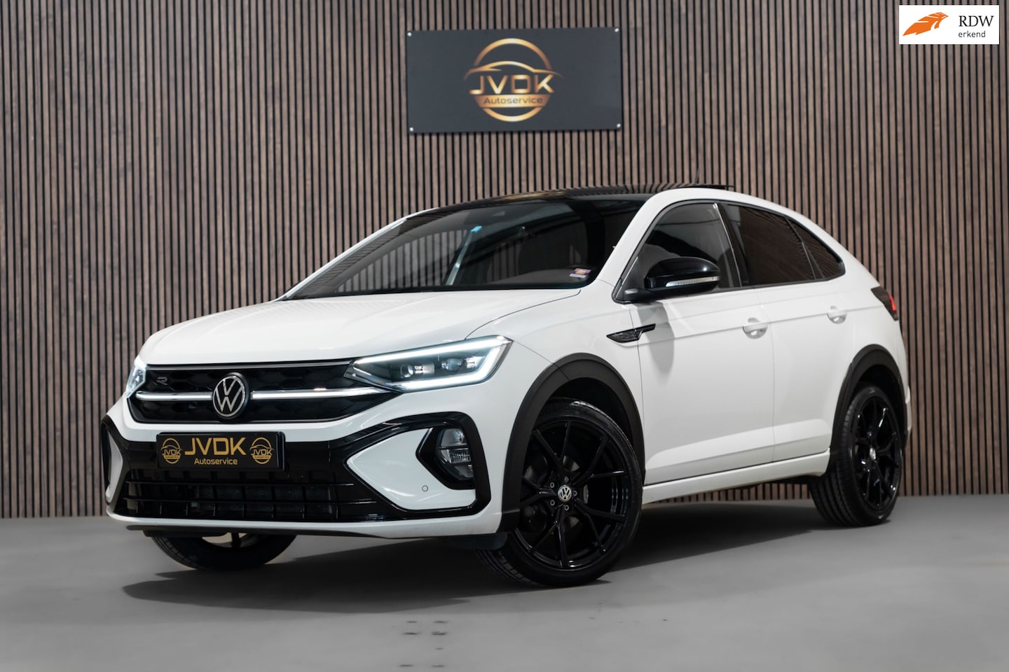 Volkswagen Taigo - 1.0 TSI R-Line DSG PANO IQ - AutoWereld.nl