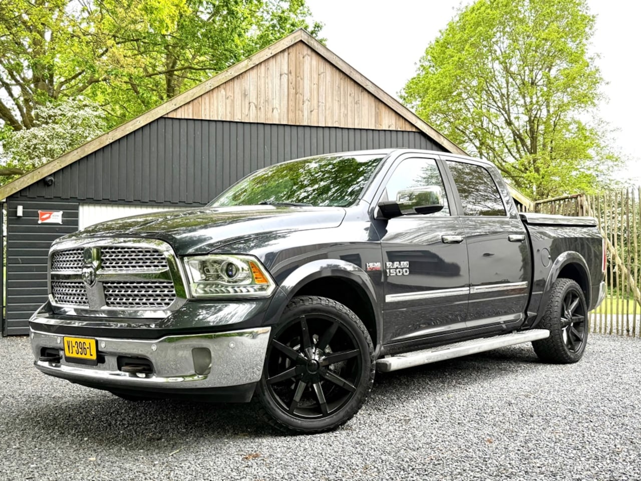 Dodge Ram 1500 - 5.7 V8 4x4 Laramie Marge Luchtvering NL-Auto - AutoWereld.nl