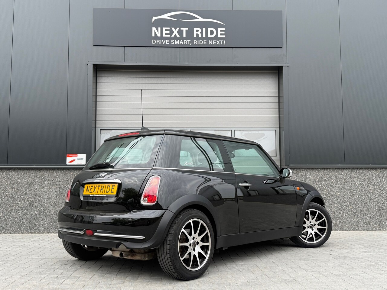 MINI One - Mini 1.6 | Airco | Onderhoudshistorie | APK 07/26 | Inruiler (MOET WEG!) - AutoWereld.nl
