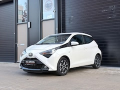 Toyota Aygo - | 53.160 km | Apple CarPlay | Camera | Airco | Cruise Control | Efficiënt, stijlvol en rij