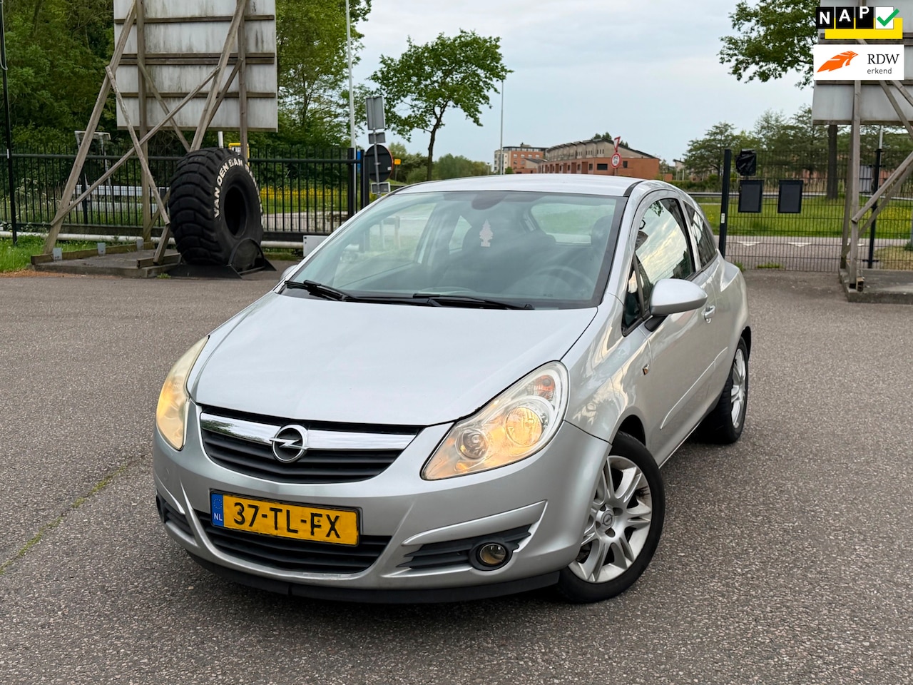 Opel Corsa - 1.2-16V Enjoy | Inruiler vd week! - AutoWereld.nl