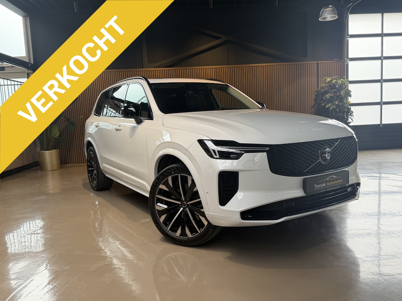 Volvo XC90 - 2.0 T8 Plug-in hybrid AWD Ultra Dark 7 Pers uitv. MY 26, Panoramadak, Elec. Trekhaak, Luch - AutoWereld.nl