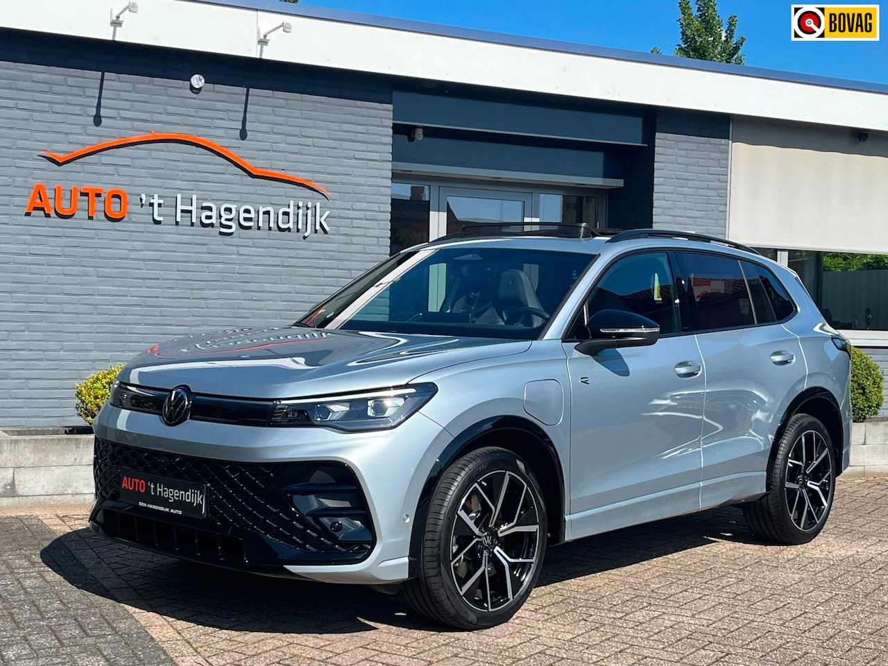 Volkswagen Tiguan - 1.5 eHybrid R-Line pano trekh H&K 1EIG - AutoWereld.nl