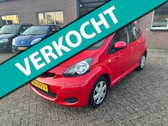 Toyota Aygo - 1.0-12V Cool // 5-deurs // Airco // Nieuwe APK