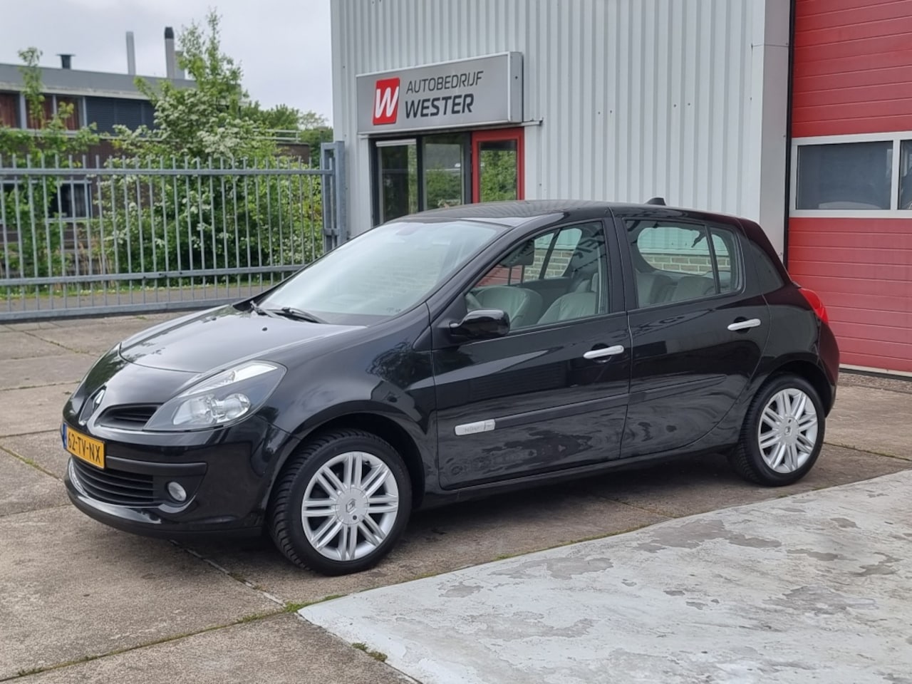 Renault Clio - 1.6-16V Initiale 1.6-16V Initiale - AutoWereld.nl