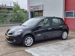 Renault Clio - 1.6-16V Initiale