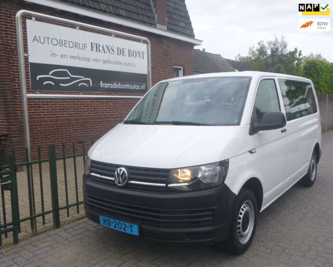 Volkswagen Transporter Kombi - 2.0 TDI L1H1 9 persoons airco € 10,750 ex btw - AutoWereld.nl
