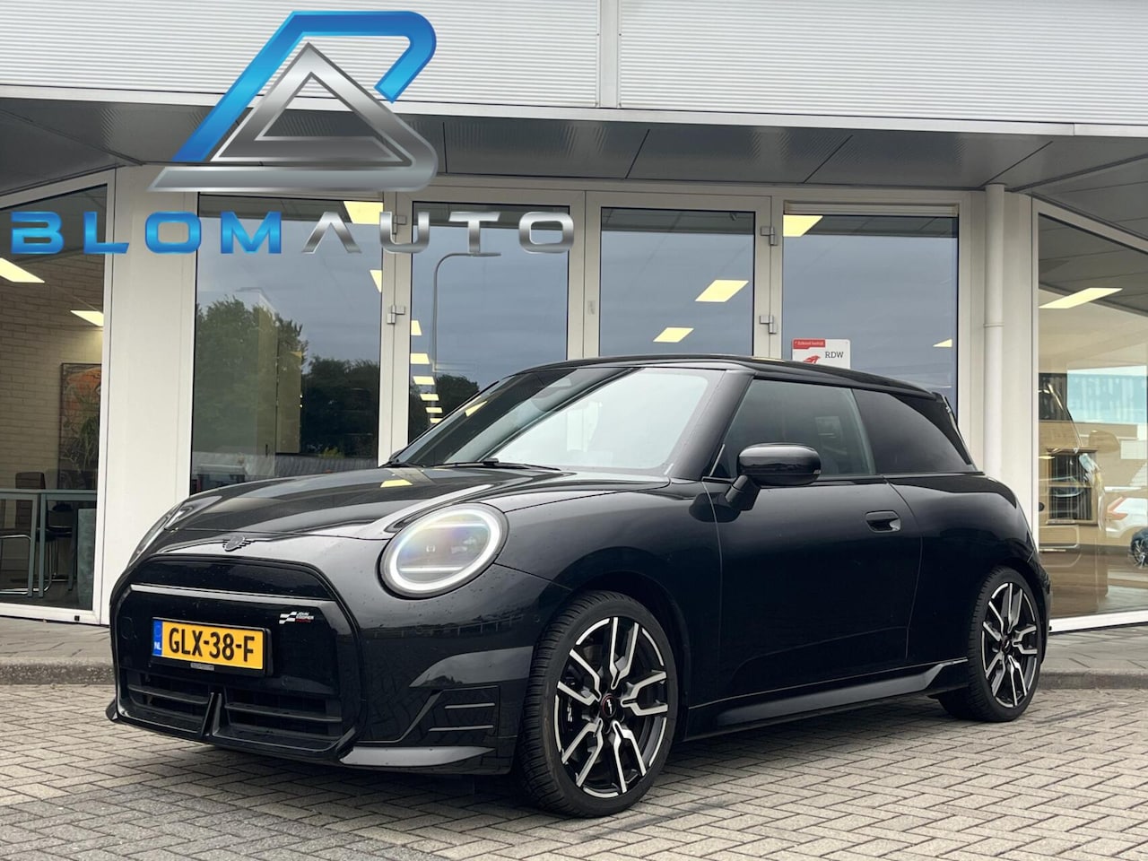 MINI John Cooper Works - Mini E Cooper M 40.7 kWh - AutoWereld.nl