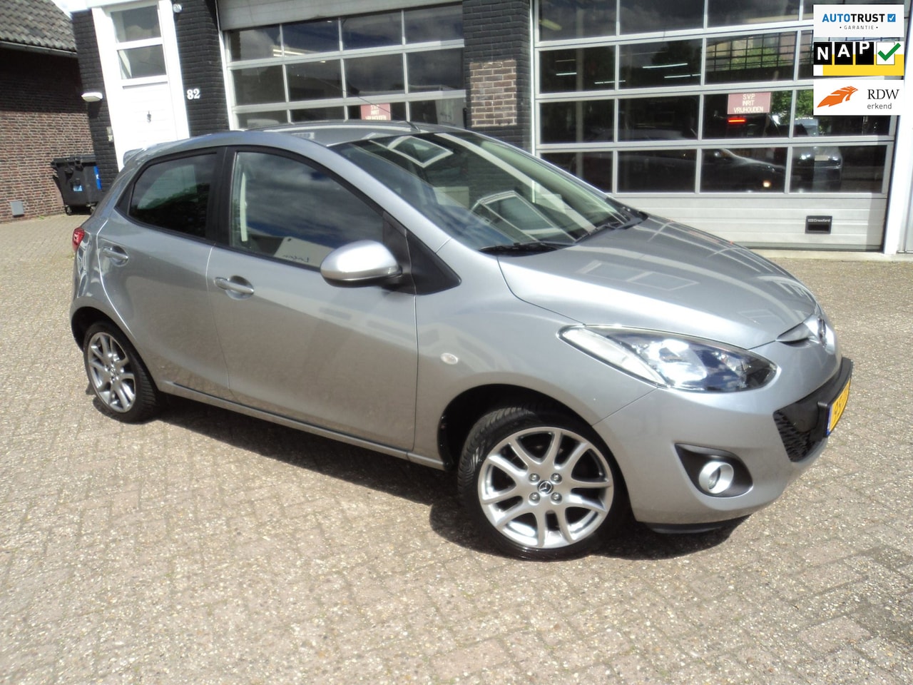 Mazda 2 - 1.3 Navigator GT Navigatie Stoelverwarming Trekhaak - AutoWereld.nl