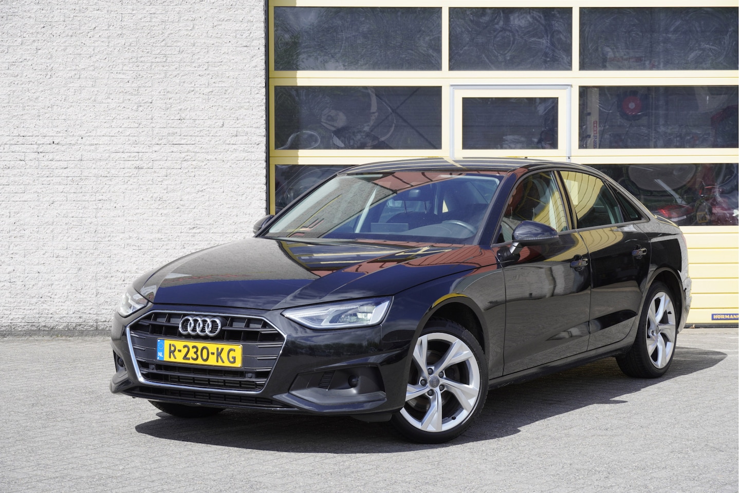 Audi A4 Limousine - 35 TFSI 150PK! Automaat Pro Line BJ2022 | Lmv 16" | Led | Pdc | App-Connect | Navi (niet v - AutoWereld.nl