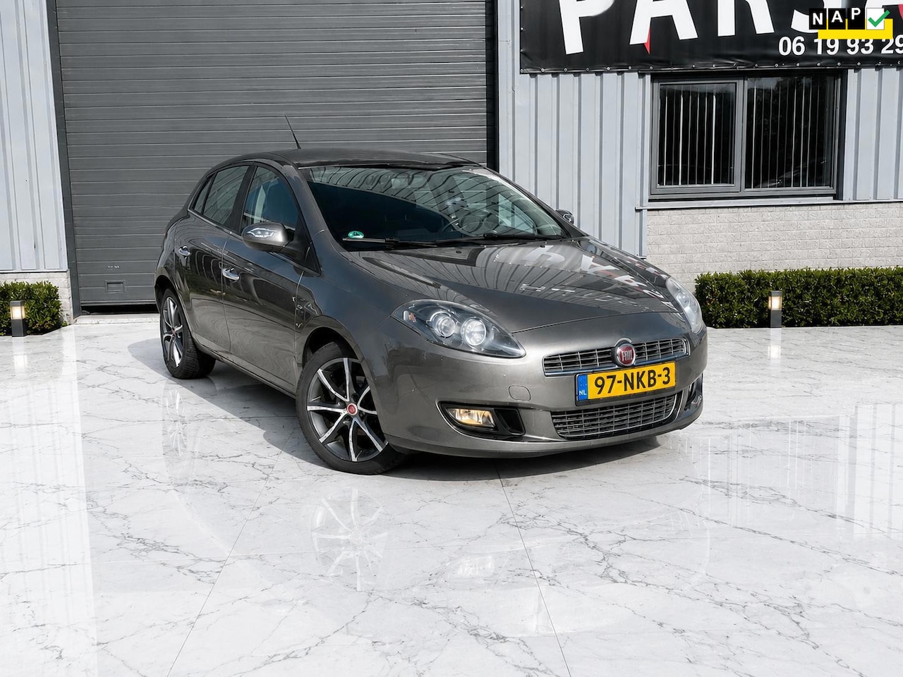 Fiat Bravo - 1.4 T-Jet Dynamic Automaat/ Airco/Cruise Control/PDC - AutoWereld.nl