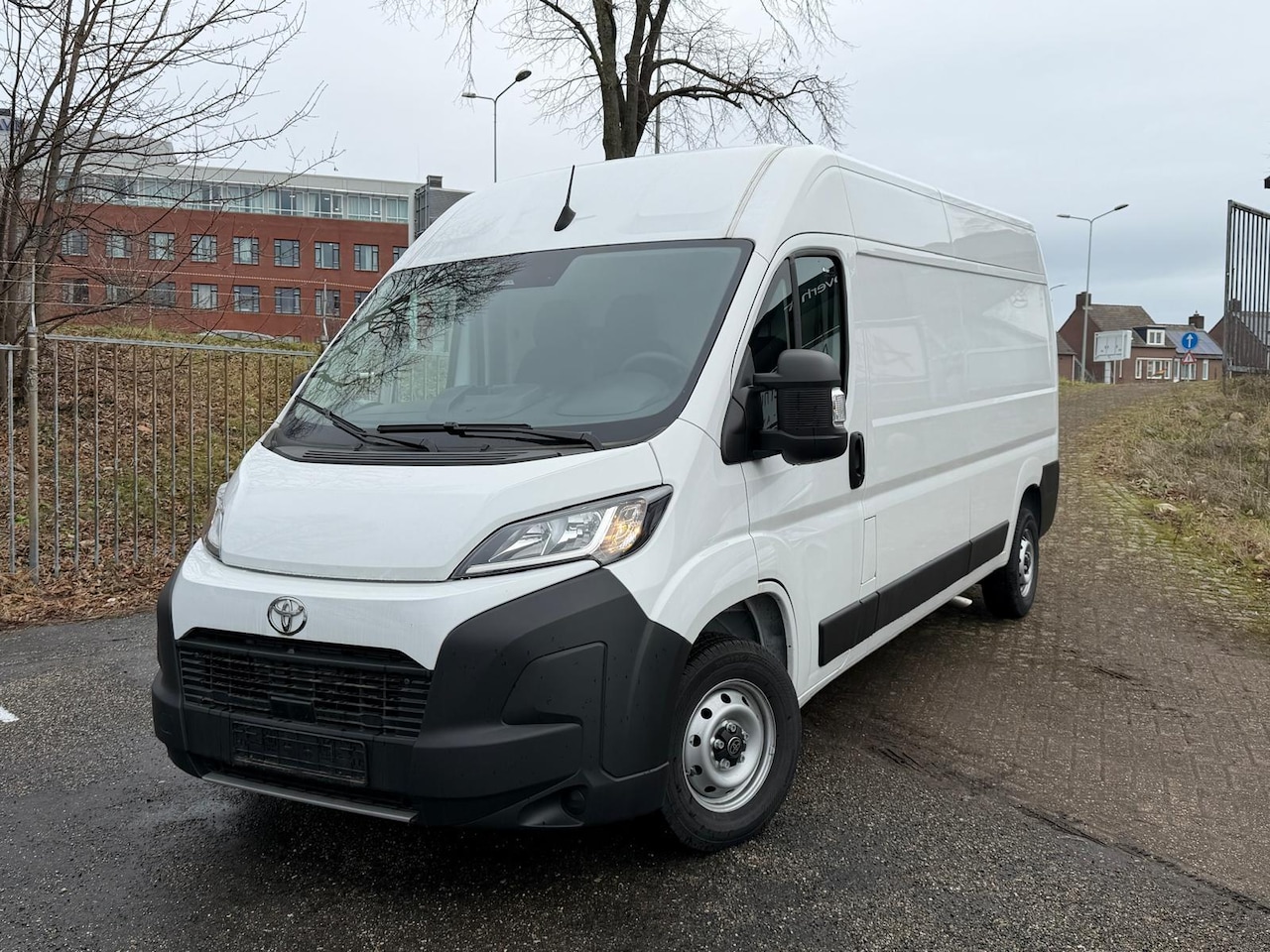 Toyota PROACE Max - 2.2 D-4D L3H2 3.5t Challenger BPM VRIJ - AutoWereld.nl