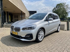 BMW 2-serie Gran Tourer - 220i 7p. High Executive 7 Pers Aut. [ panodak, leer, Apple carplay, lmv, pdc, hud ]
