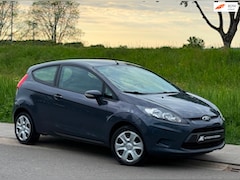 Ford Fiesta - 1.25 Limited | 2e Eigenaar | Airco | Stuurbed | Trekhaak | NAP | Radio | Boekjes