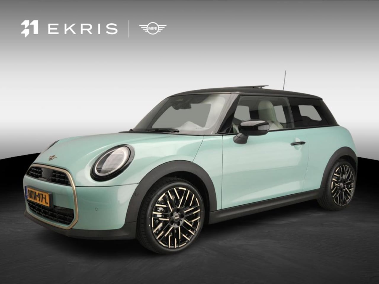 MINI Cooper - 3-deurs C Automaat / Favoured Trim / Pakket M / Panoramadak / Park assist / Head-up / Alu - AutoWereld.nl