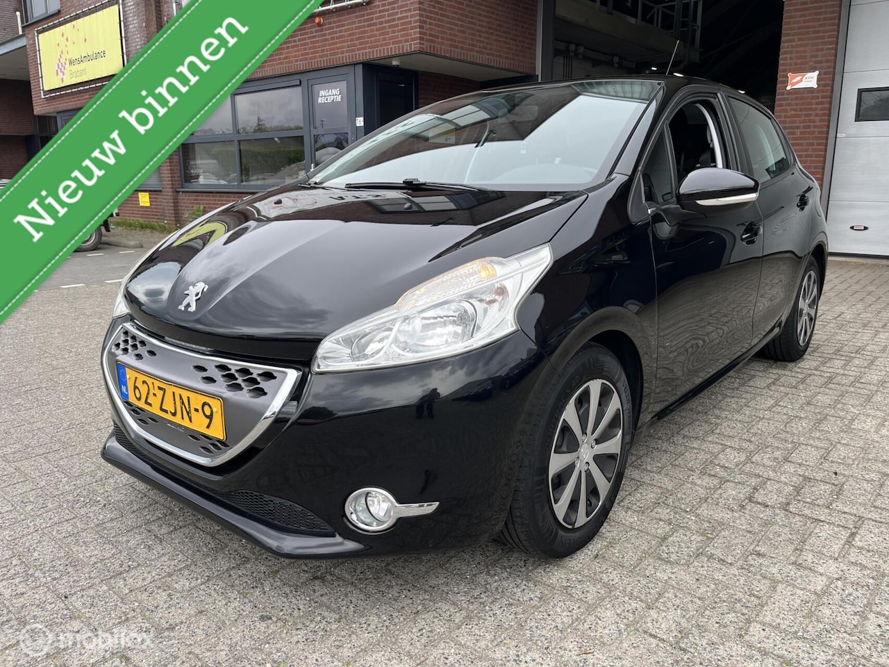 Peugeot 208 - 1.4 e-HDi Blue Lease AUTOMAAT*NAVI*PDC*CRUISE* - AutoWereld.nl
