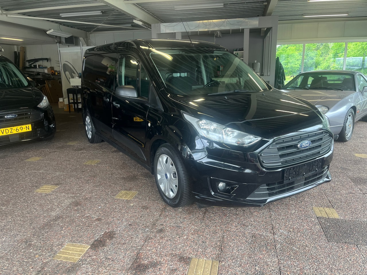 Ford Transit Connect - 1.5 EcoBlue L2 Trend 100 PK ZWARTMET - AutoWereld.nl