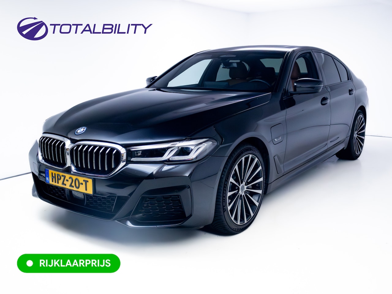 BMW 5-serie - 545e xDrive High Exec. M-sport Black Edition 394 PK automaat | Open Dak | Trekhaak elec. | - AutoWereld.nl