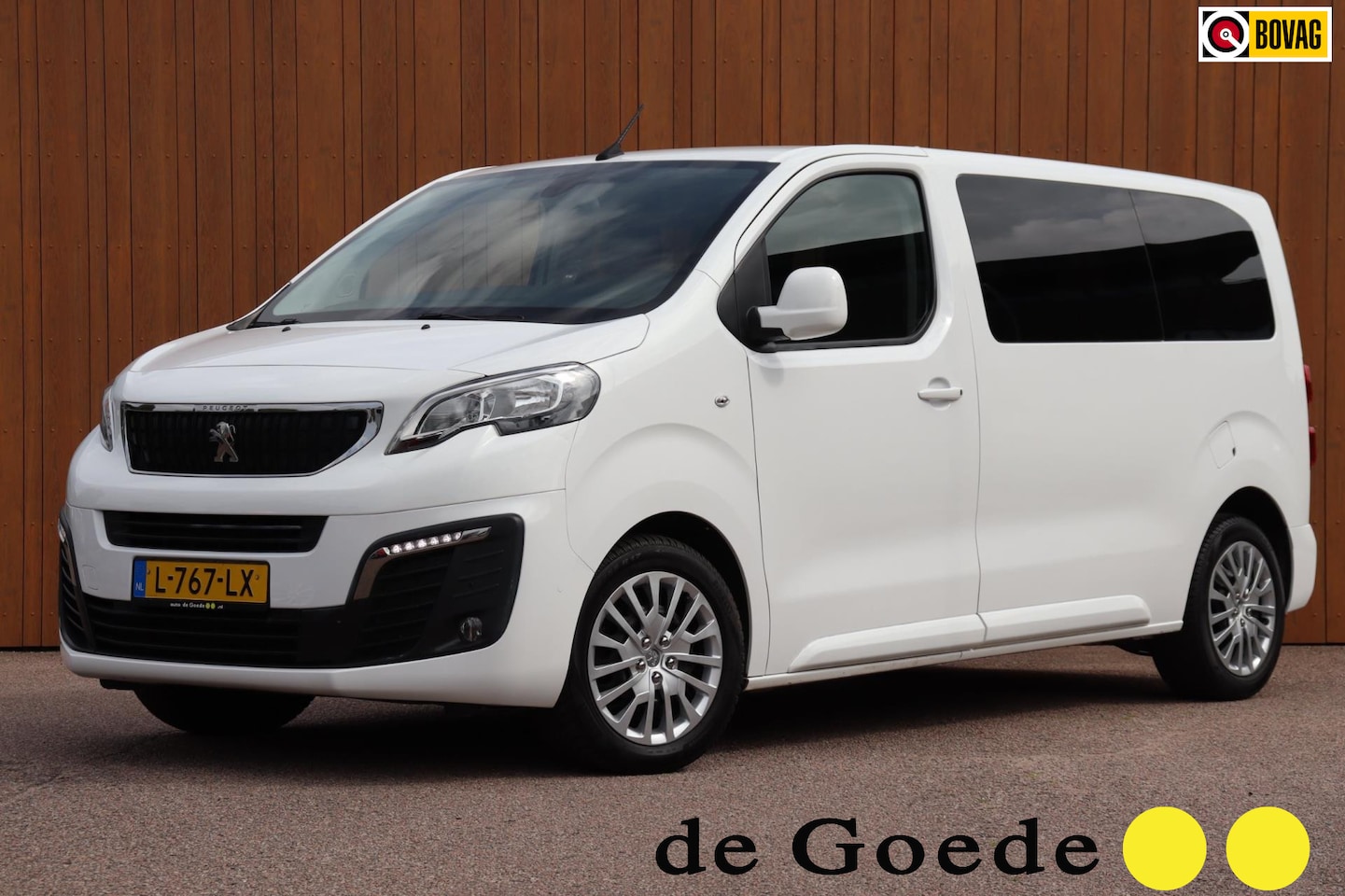 Peugeot Traveller - 2.0 BlueHDi 180 Bus. 9-persoons org.NL 25.245,- excl.btw/bpm - AutoWereld.nl