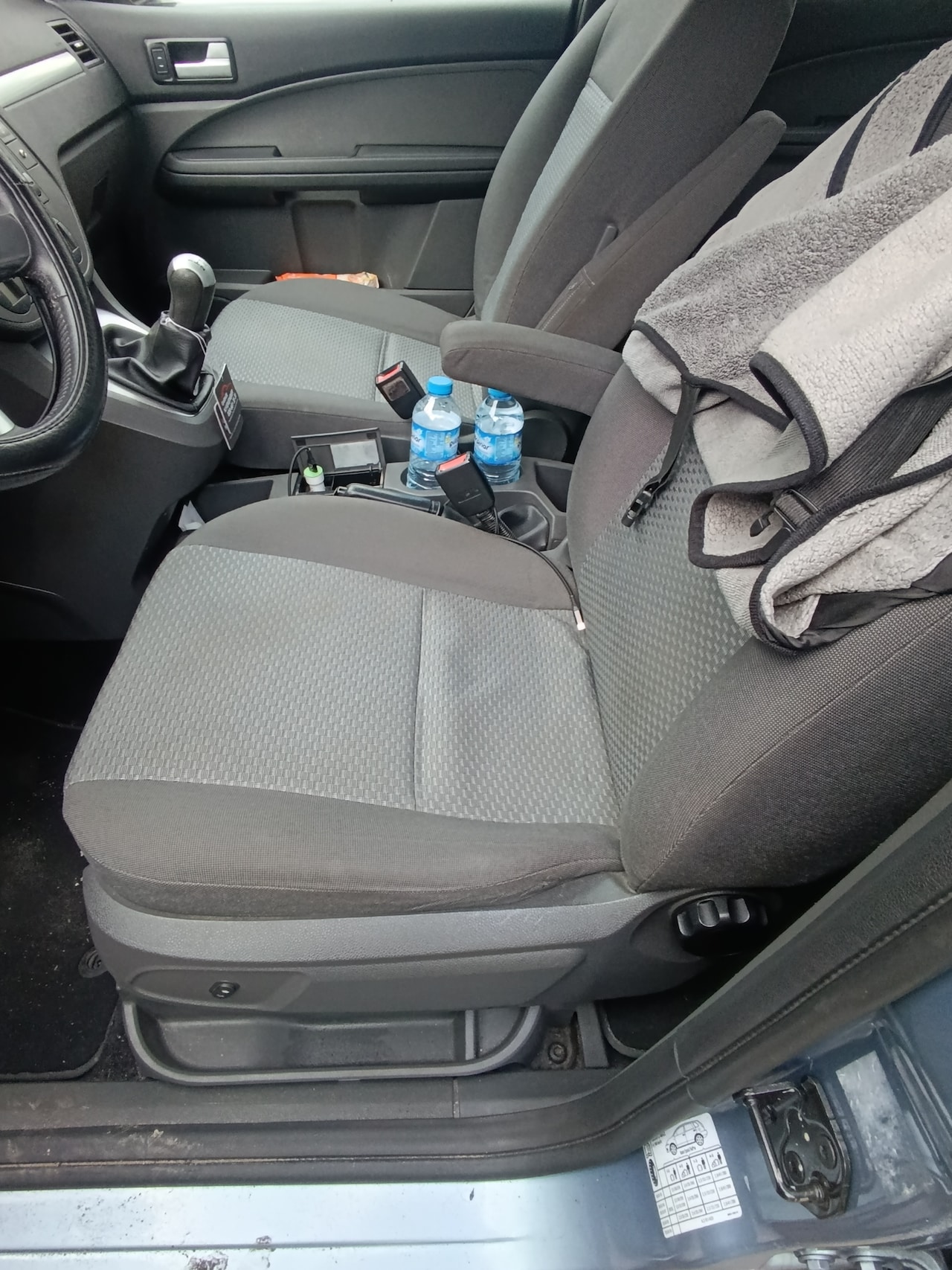 Ford Focus C-Max - 1.6-16V Titanium - AutoWereld.nl