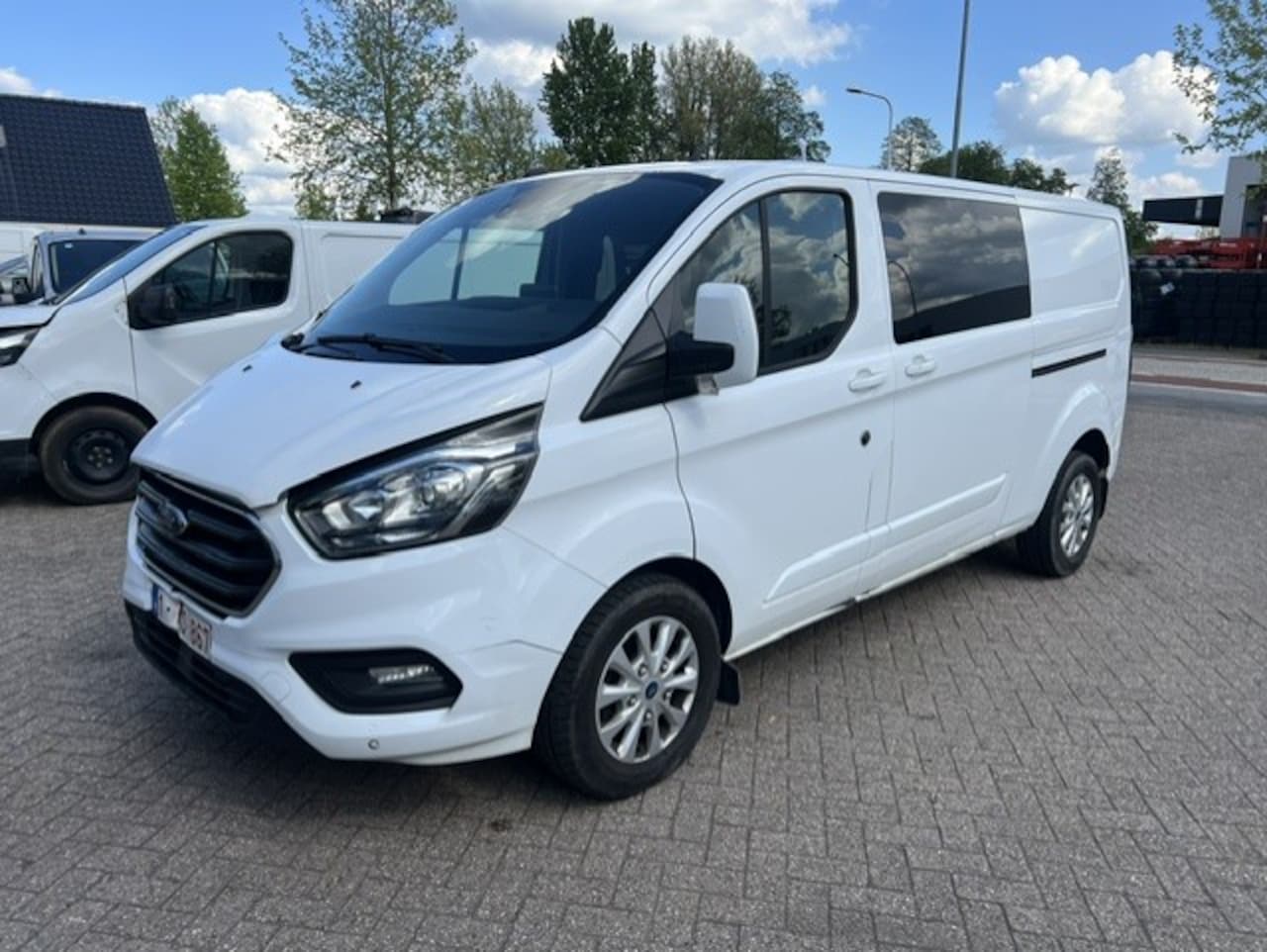 Ford Transit Custom - 300 2.0 TDCI 125KW DC L2H1 LANG AIRCO KLIMA EURO6 - AutoWereld.nl