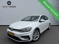Volkswagen Golf - 1.6 TDI Highline Business R-line Carplay Parelmoer