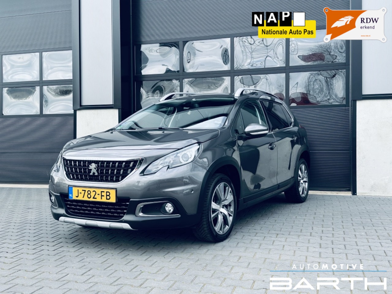 Peugeot 2008 - 1.2 Allure | Vol Optie | 1e Eig. | NIEUWSTAAT | Dealer | - AutoWereld.nl