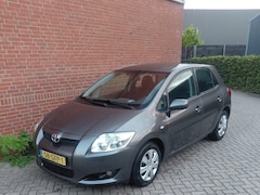 Toyota Auris - 1.4-16V Sol