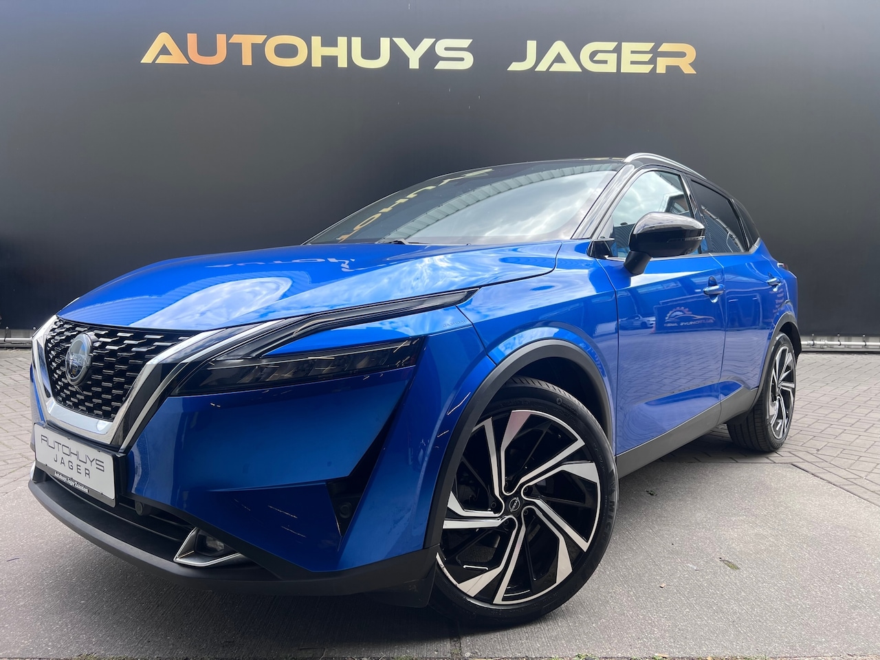 Nissan Qashqai - 1.3 MHEV Tekna Plus Pano H&U Stoelmassage Carplay Acc Led - AutoWereld.nl