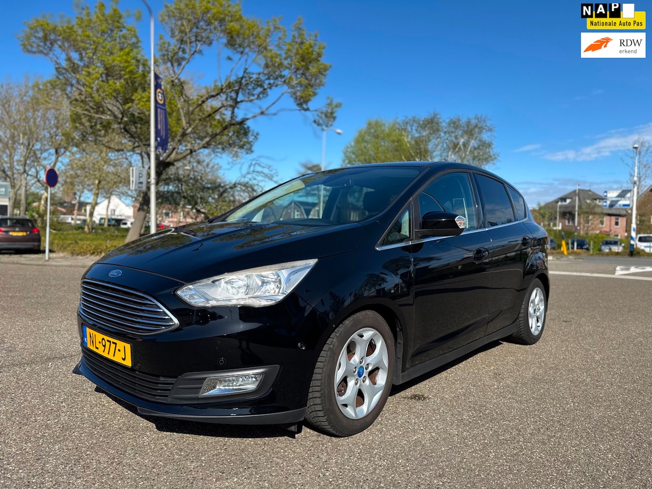 Ford C-Max - 1.0 Titanium / 1e.eigenaar / distributie.vervangen / airco / cruise.cont. / navigatie / el - AutoWereld.nl
