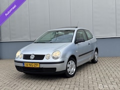 Volkswagen Polo - 1.4 Highline Automaat/ Pano / Trekhaak