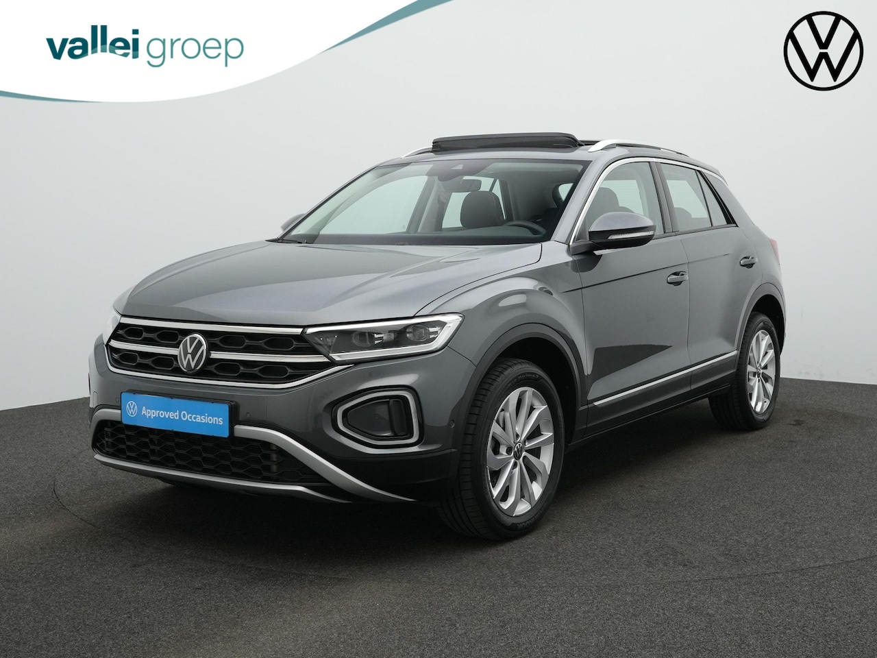 Volkswagen T-Roc - 1.5 TSI 150 pk DSG Style | Panoramadak | Stuur-/stoelverwarming | Achteruitrijcamera | Ada - AutoWereld.nl