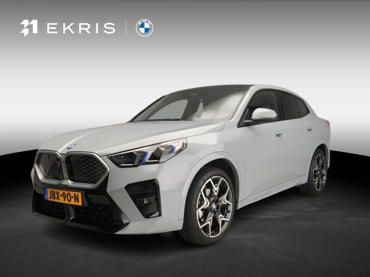 BMW iX2 - eDrive20 | M-Sportpakket | LED | HUD | Active cruise | Panoramadak | Stoelverwarming | Key - AutoWereld.nl