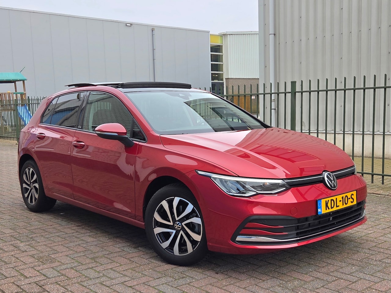 Volkswagen Golf - 1.0 eTSI Active Aut. Navi-Sfeer-Cam-Carplay - AutoWereld.nl