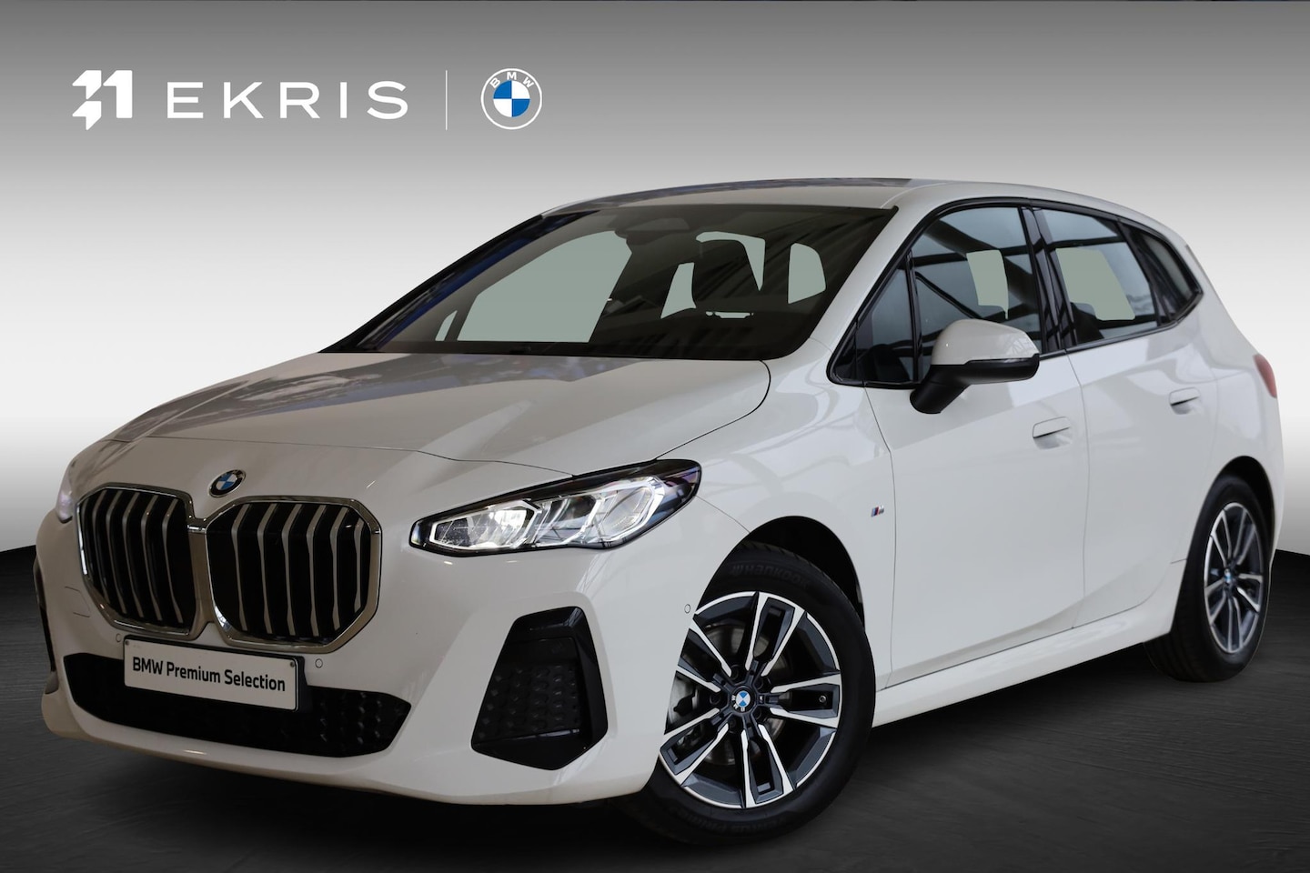 BMW 2-serie Active Tourer - 220i | M Sportpakket | Sportstoelen | Achteruitrijcamera | Lentevoordeel - AutoWereld.nl