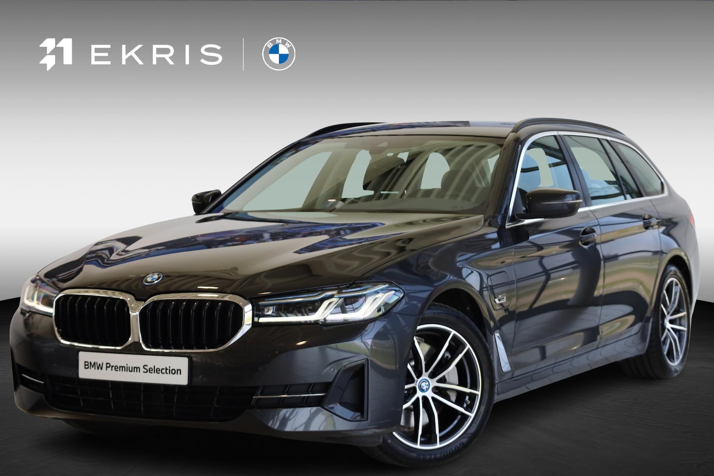 BMW 5-serie Touring - 520e Business Edition Plus | Stoelverwarming | Trekhaak | Electrische stoelen | Apple Carp - AutoWereld.nl