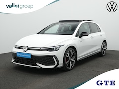 Volkswagen Golf - 1.5 eHybrid 272 pk DSG GTE | Panoramadak | 360 Camera | Head-up display | IQ Light | Stuur