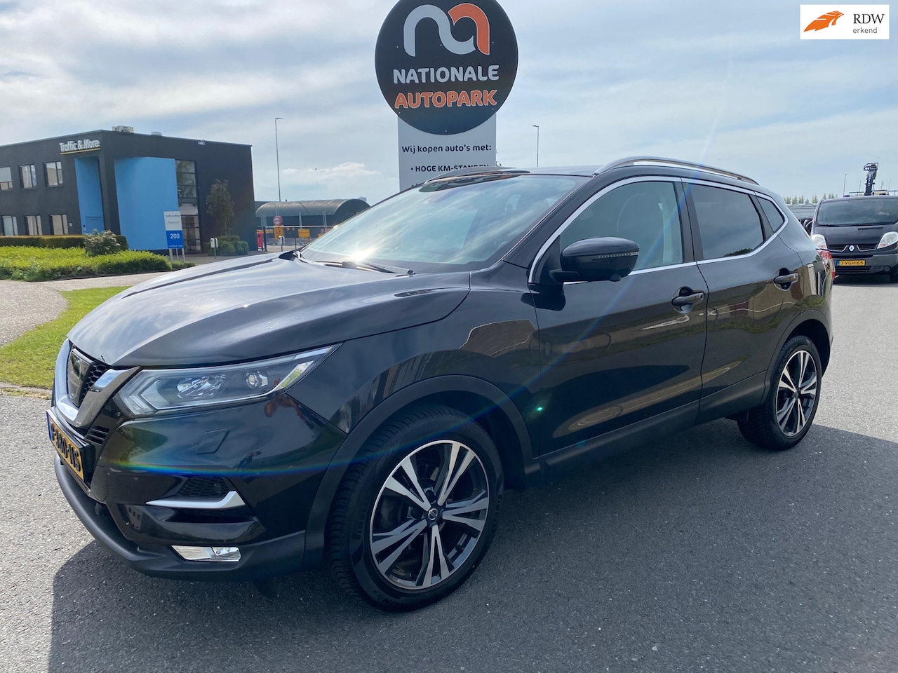 Nissan Qashqai - 2017 * 1.2 Acenta * LMV * AUTOMAAT * TOP AUTO - AutoWereld.nl