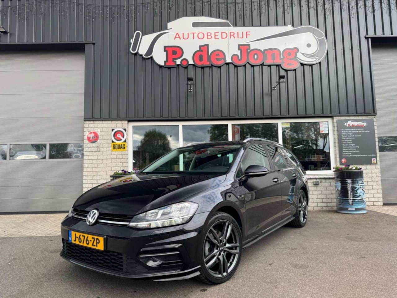 Volkswagen Golf - 1.5 TSI R-line Trekhaak Camera Massage Carplay Mooi uitgevoerd! - AutoWereld.nl