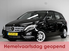 Mercedes-Benz B-klasse - 180 Ambition/ Bi-Xenon/ Stoelverw./ PDC V+A/ Navi/ Airco/ Cruise/ Elek. pakket/ Isofix/ Bl