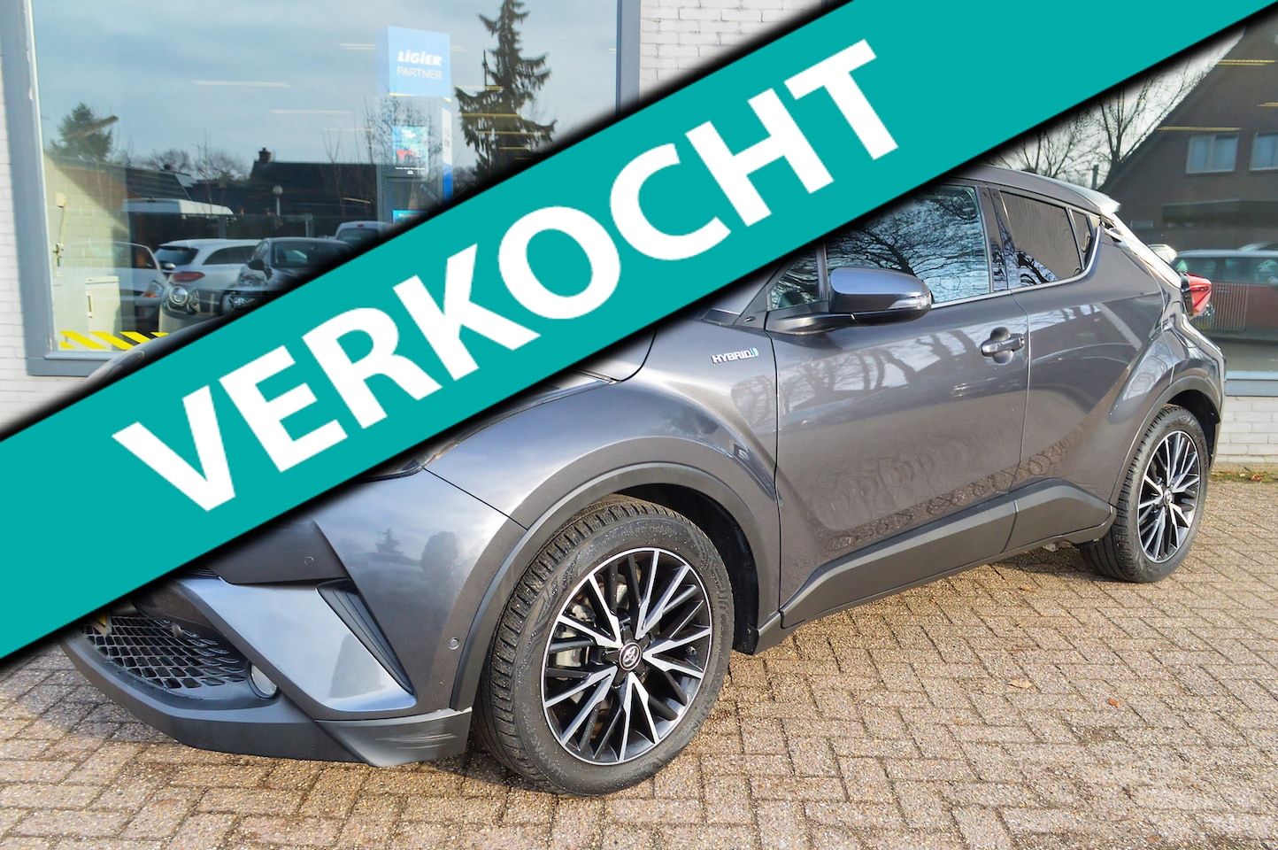Toyota C-HR - 1.8 Hybrid Style | Verwarmde stoelen (voor)| Navigatie+ camera - AutoWereld.nl