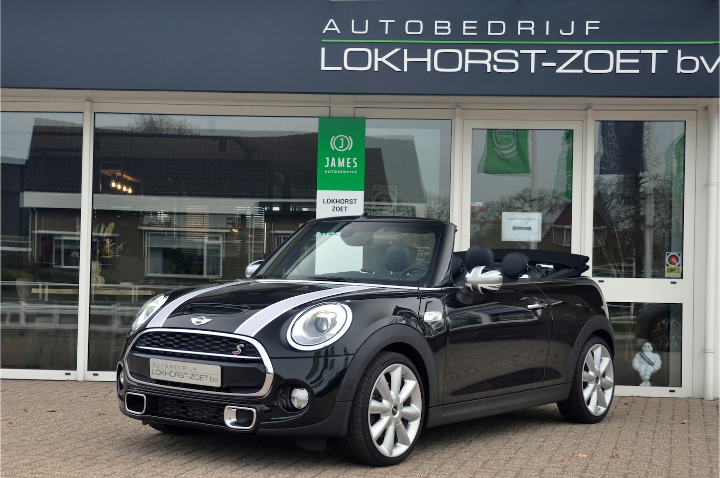 MINI Cabrio - Mini 2.0 Cooper S Chili Serious Business | 31.000 km! | Topstaat - AutoWereld.nl