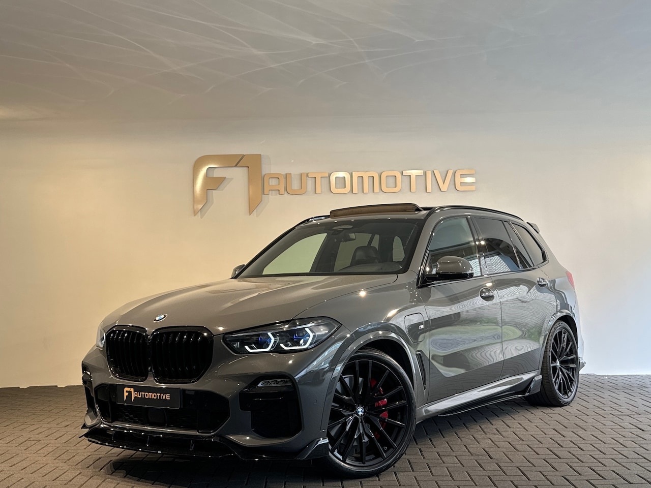 BMW X5 - XDrive45e M Sport Pano|M Seat|Sky|B&W|HuD|Memory|VOL - AutoWereld.nl