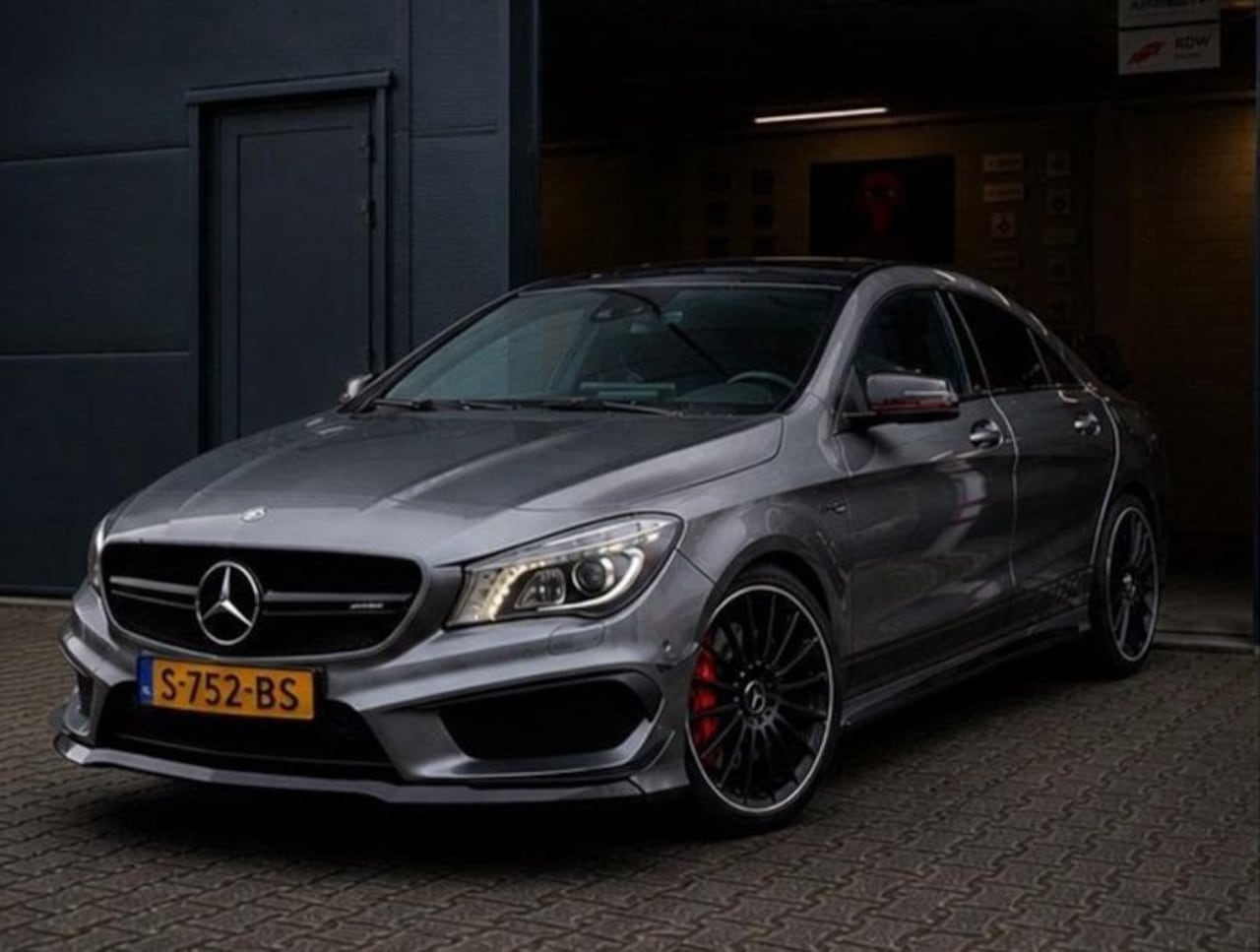 Mercedes-Benz CLA-Klasse - AMG 45 4MATIC Edition 1 / PANO / CARPLAY / CAMERA / ALCANTARA-LEDER / HARMAN-KARDON / VOLL - AutoWereld.nl