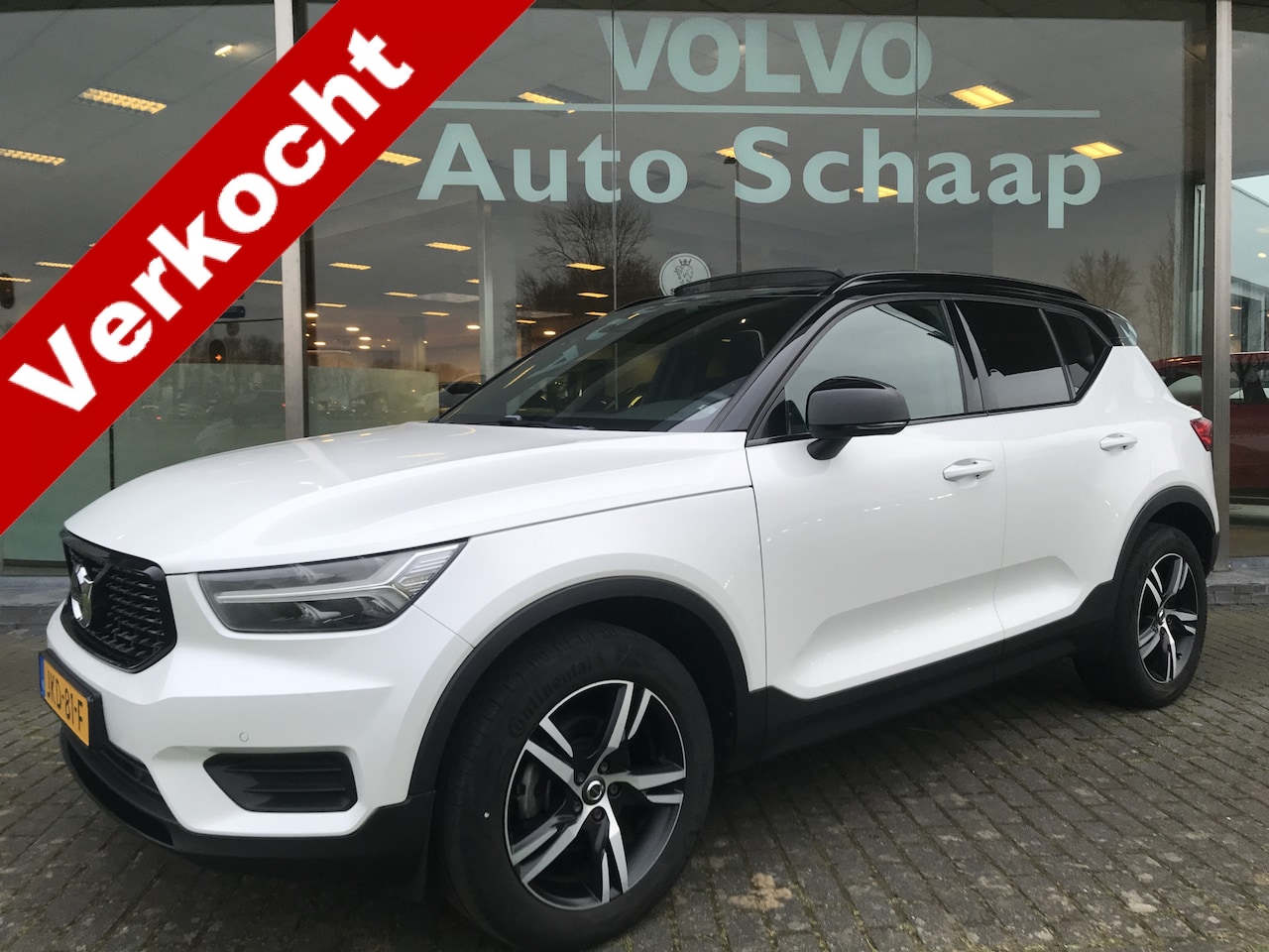 Volvo XC40 - 1.5 T3 R-Design Automaat | Rijklaar incl 12 mnd Bovag | Panoramadak On-Call Camera Donker - AutoWereld.nl