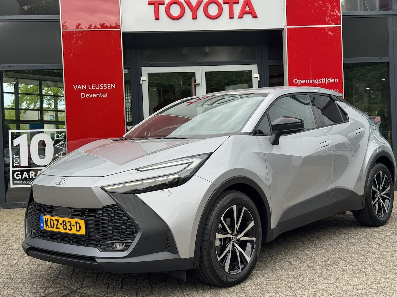 Toyota C-HR - 1.8 HYBRID 140 FIRST-EDITION ANDROID/APPLE STOEL/STUURVERW. P-SENSOREN EL-ACHTERKLEP DODEH - AutoWereld.nl