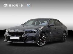 BMW 5-serie - Sedan 530e | M Sportpakket Pro | Individual Lak | Panodak | Trekhaak | Head-Up | Bowers &